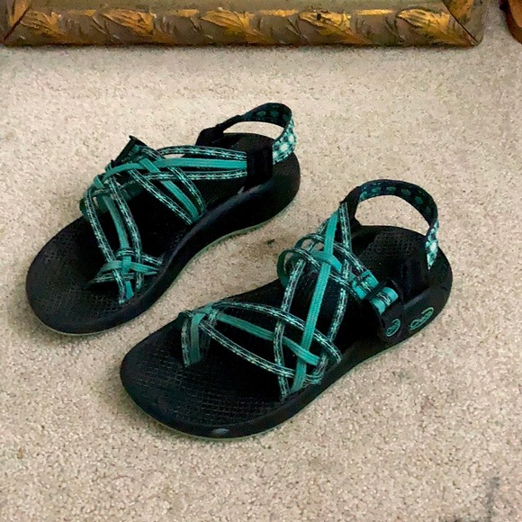 Green three strap chaco’s!!!! - Picture 1 of 3